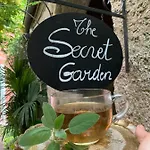The Secret Garden In Piazza Del Popolo 16 Historical Center Willa